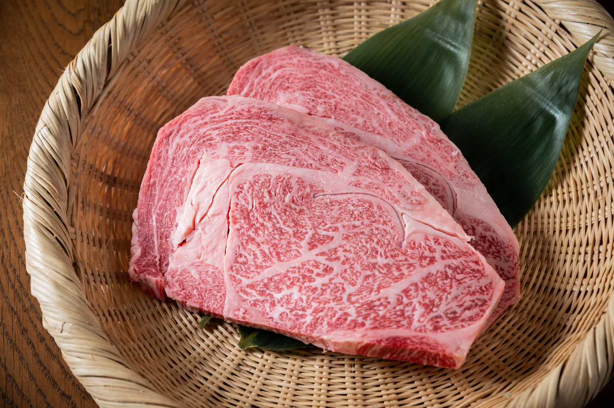 japanese marbled fatty wagyu ribeye beef